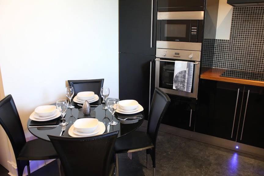 Prime 2 Bedroom City Centre Apt Aberdeen Exterior photo