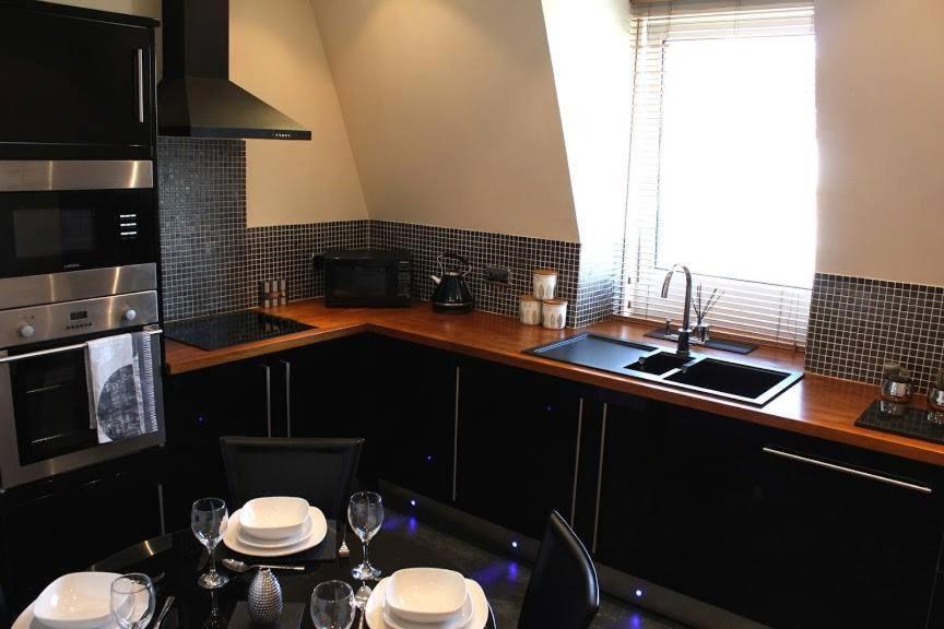 Prime 2 Bedroom City Centre Apt Aberdeen Exterior photo